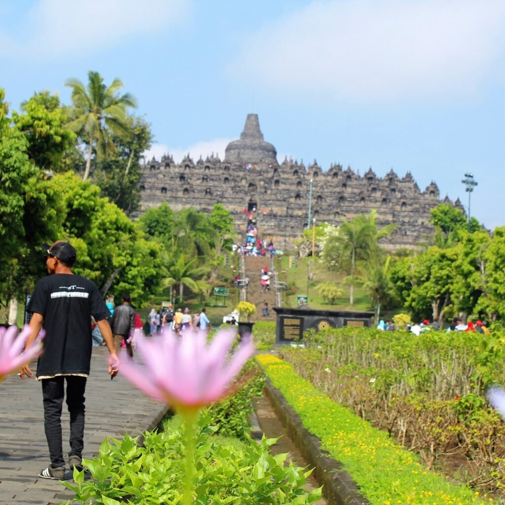 borobudur tour, borobudur temple, visit borobudur, visit borobudur temple, borobudur ticket