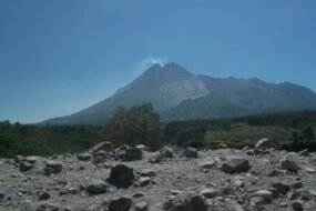 merapi volcano01