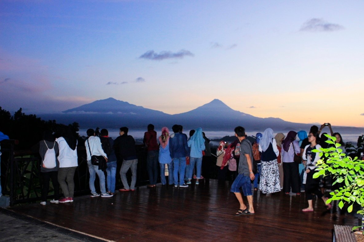borobudur hill sunrise