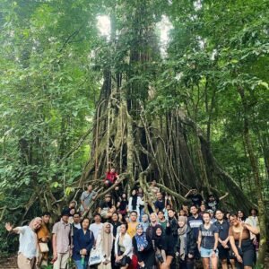 ujungkulon tours, jungle trekk