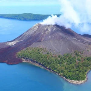 reach krakatoa volcano by boat